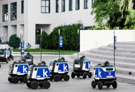 Collaborative Robots - Delivery Robots